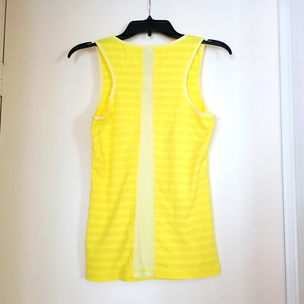 Oakley Women's workout tank - Picture 2 of 5